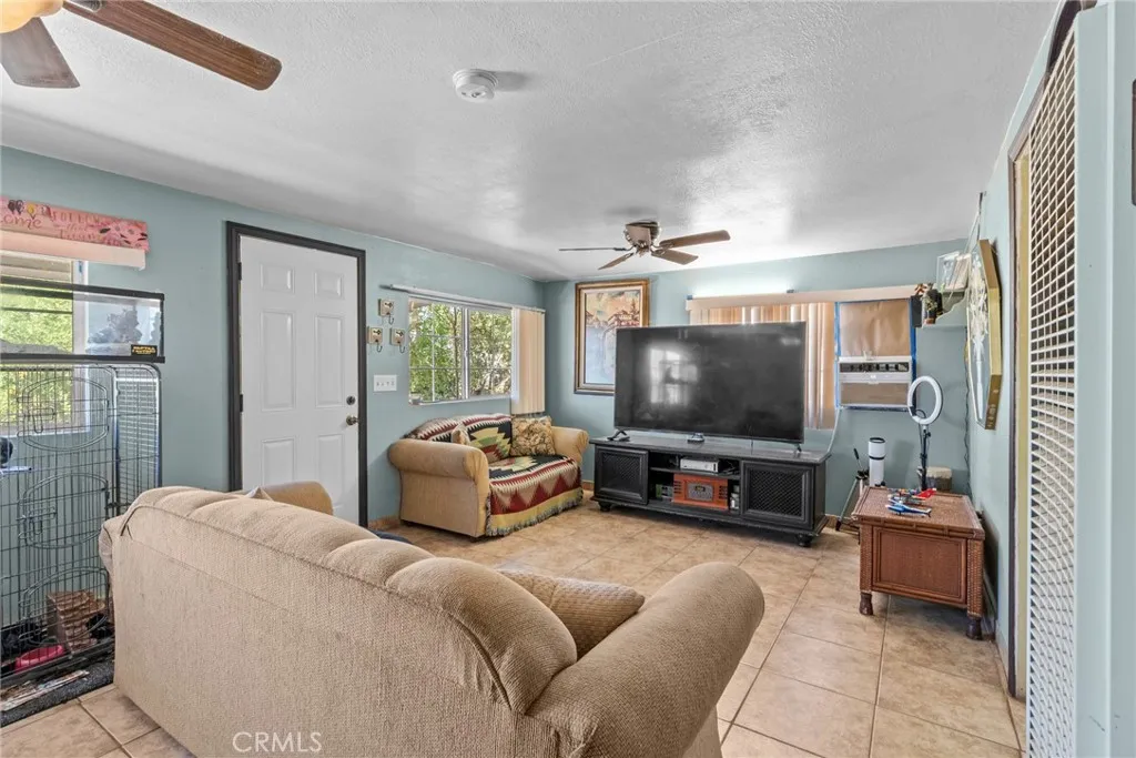 12037 Lee Ave, Adelanto, California 92301 home-pic-7