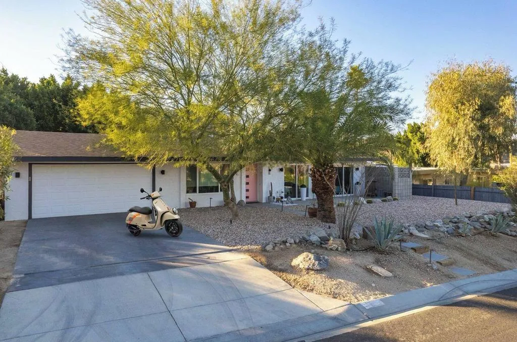 38565 Charlesworth Drive, Cathedral City, California 92234 home-pic-2