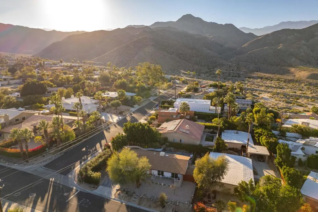 38565 Charlesworth Drive, Cathedral City, California 92234 home-pic-43