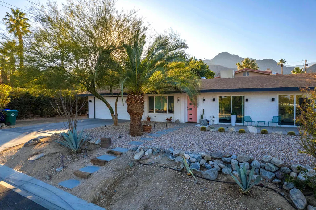 38565 Charlesworth Drive, Cathedral City, California 92234 home-pic-1