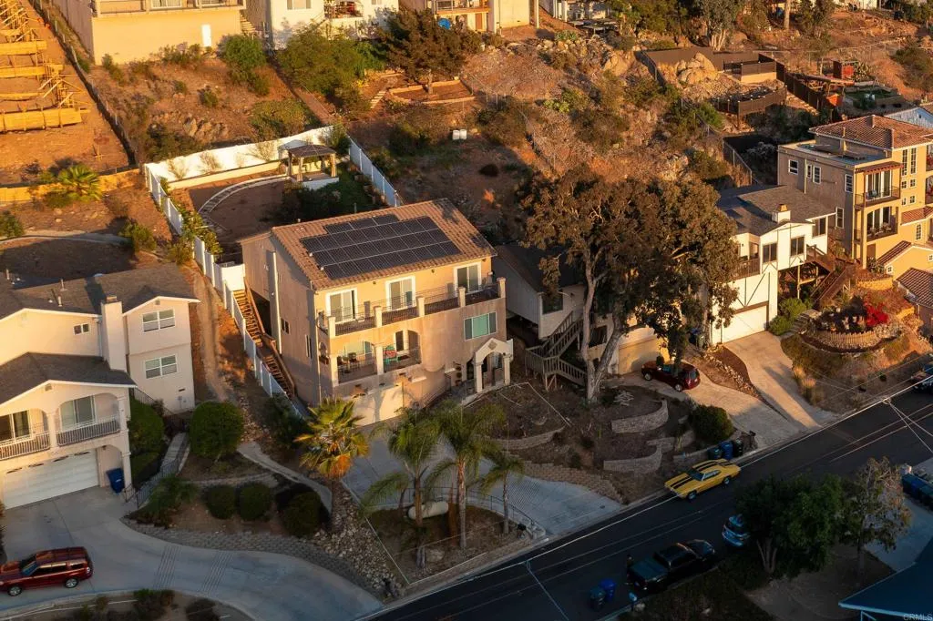 1657 Coronado Avenue, Spring Valley, California 91977 home-pic-41