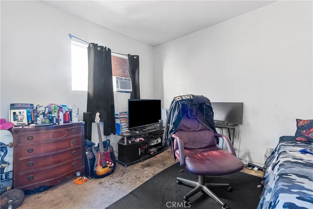 201 W 75th Street, Los Angeles, California 90003 home-pic-18