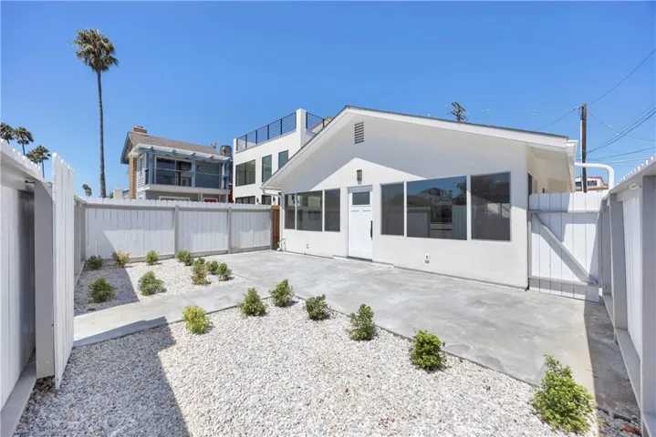 806 W Balboa Boulevard, Newport Beach, California 92661