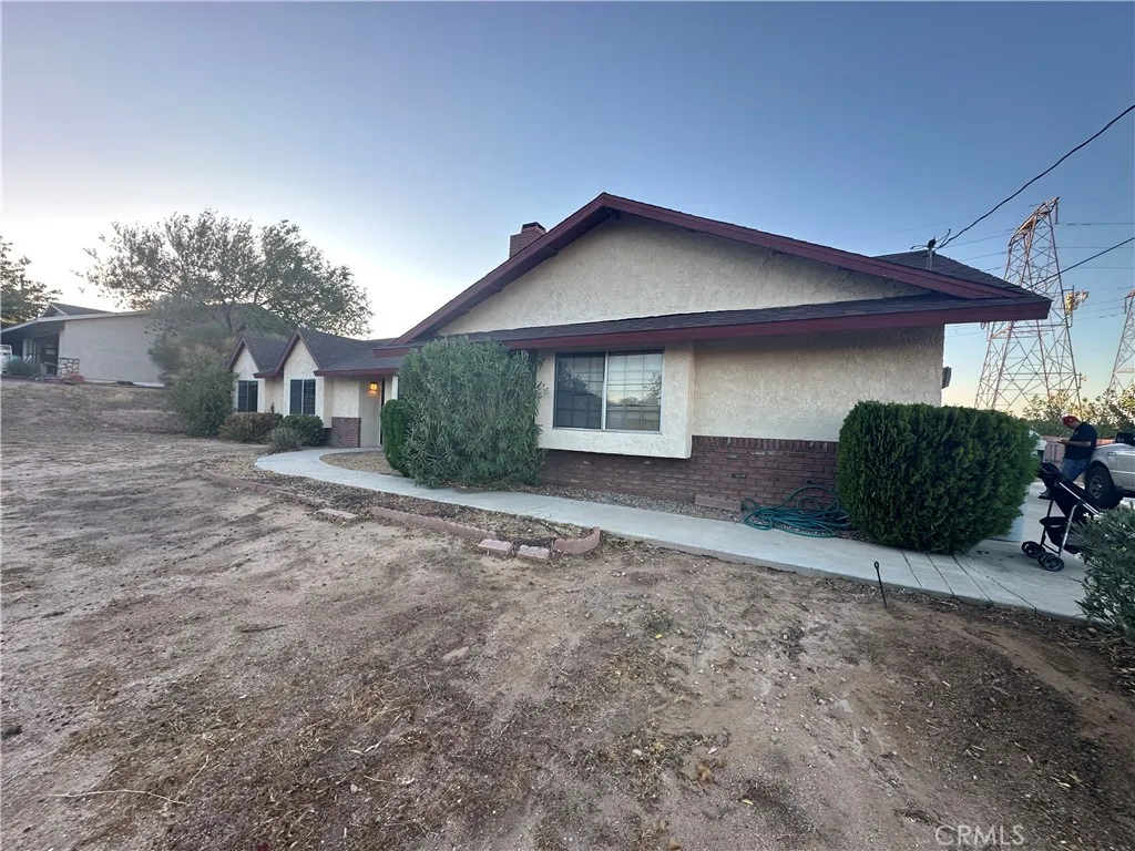 18540 Seaforth Street, Hesperia, California 92345 home-pic-2