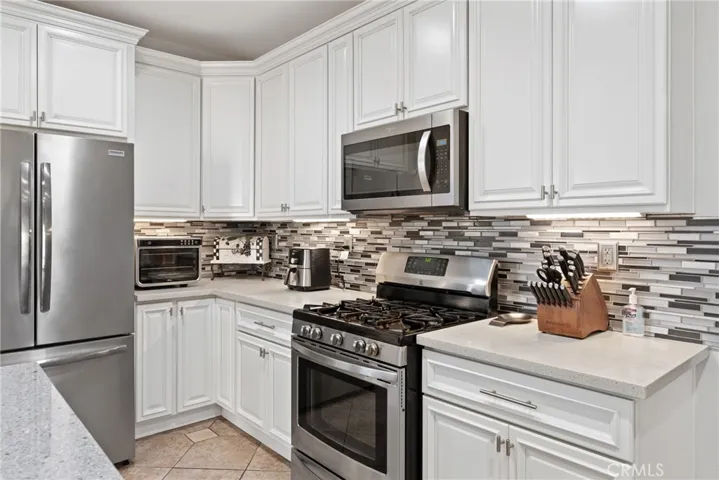 16825 Maidstone Lane, Fontana, California 92336