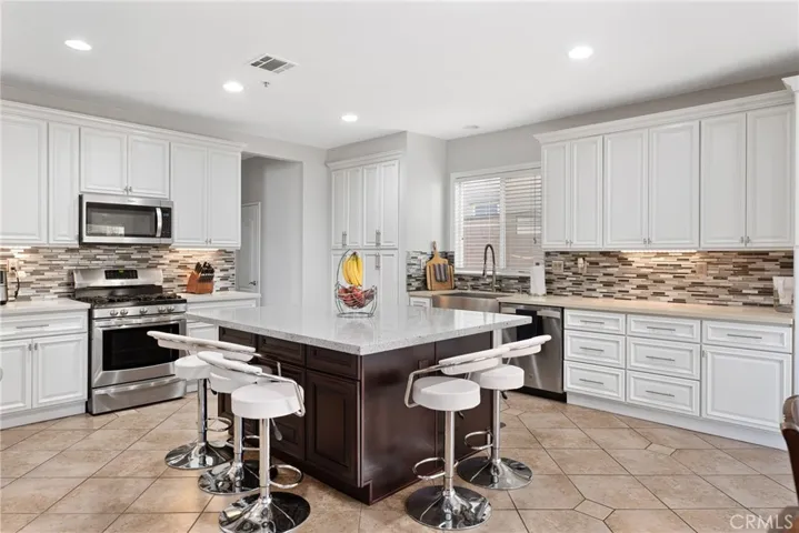 16825 Maidstone Lane, Fontana, California 92336