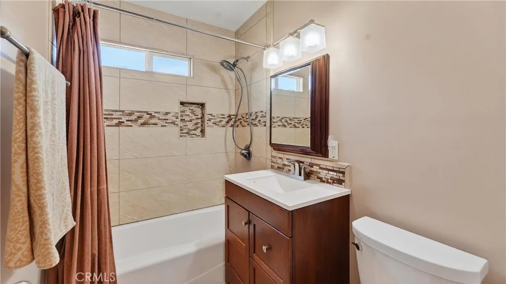 1107 W 210th Street, Torrance, California 90502 home-pic-17