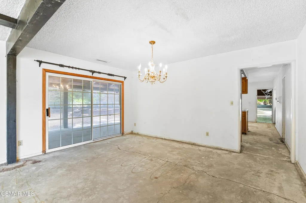 24910 John Fremont Road, Hidden Hills, California 91302 home-pic-17