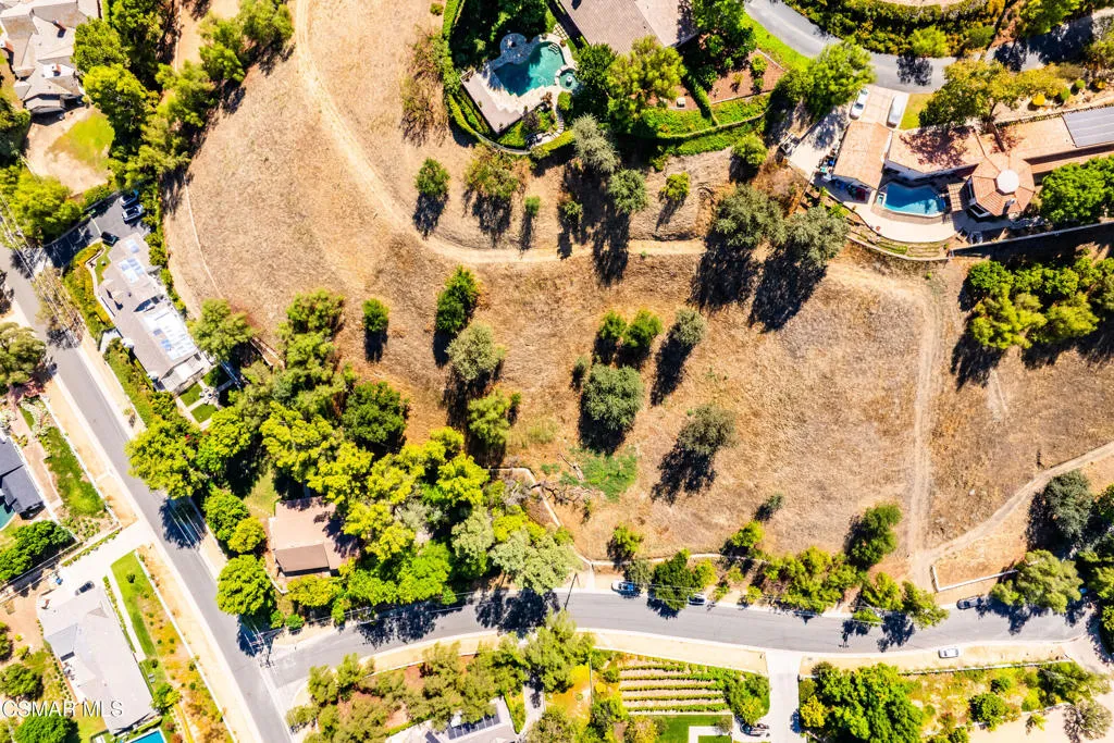 24910 John Fremont Road, Hidden Hills, California 91302 home-pic-46