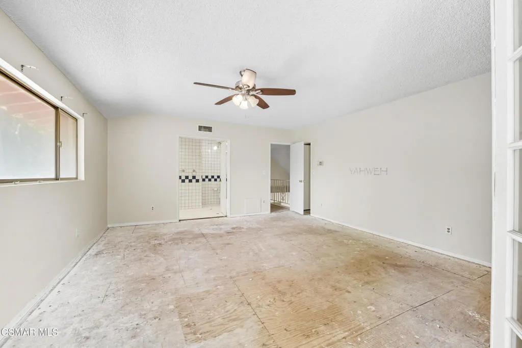 24910 John Fremont Road, Hidden Hills, California 91302 home-pic-32