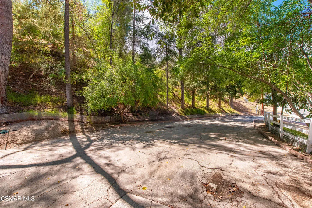 24910 John Fremont Road, Hidden Hills, California 91302 home-pic-44