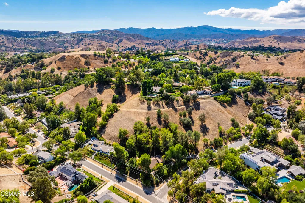 24910 John Fremont Road, Hidden Hills, California 91302 home-pic-47