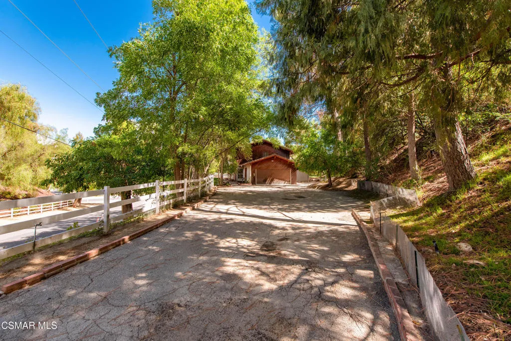 24910 John Fremont Road, Hidden Hills, California 91302 home-pic-45