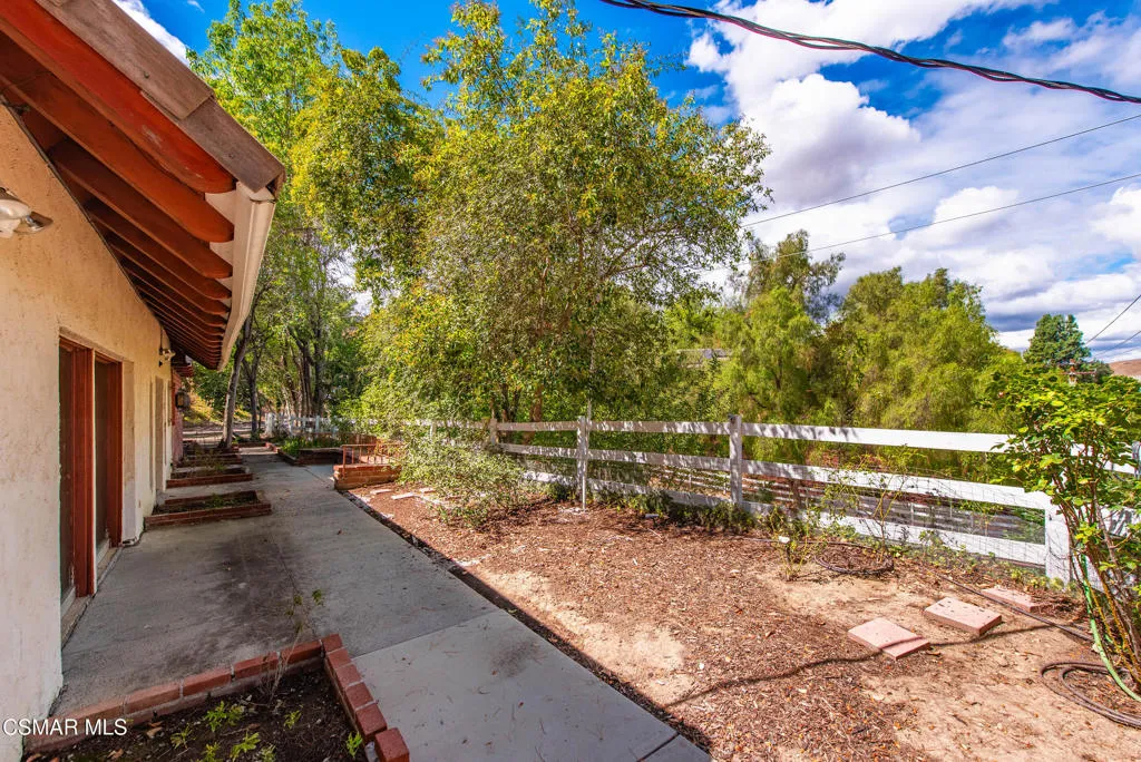 24910 John Fremont Road, Hidden Hills, California 91302 home-pic-43