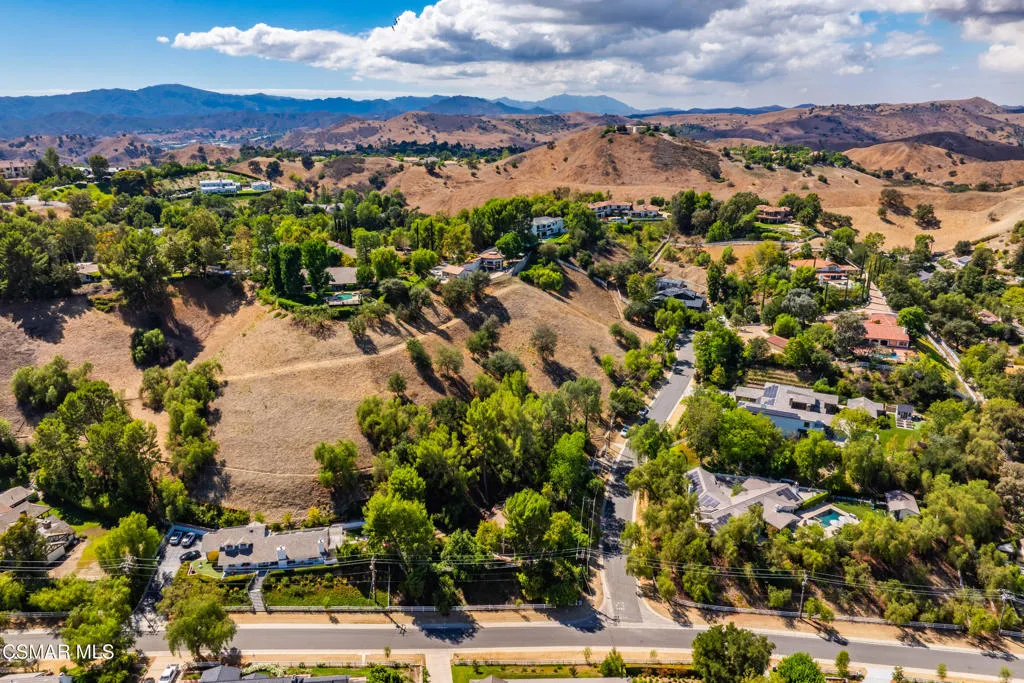 24910 John Fremont Road, Hidden Hills, California 91302 home-pic-48