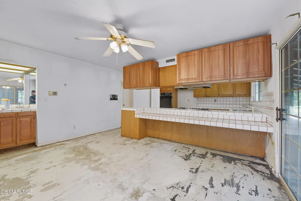 24910 John Fremont Road, Hidden Hills, California 91302 home-pic-21