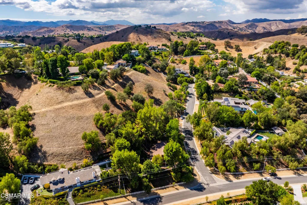 24910 John Fremont Road, Hidden Hills, California 91302 home-pic-4