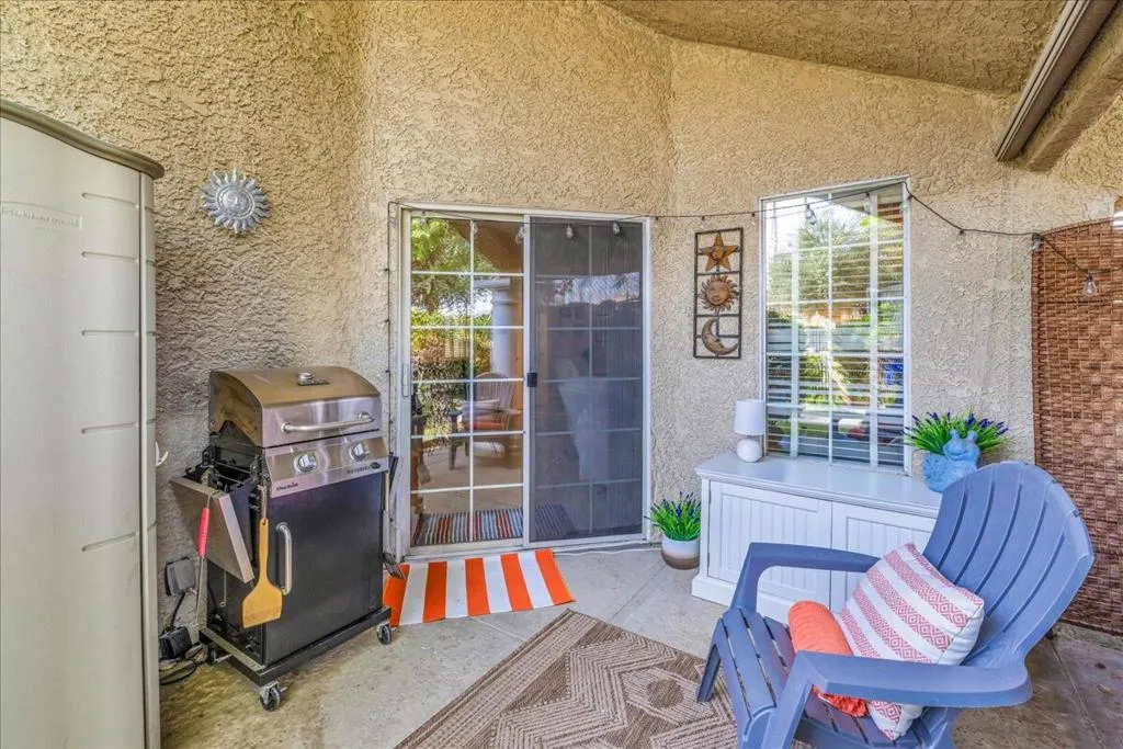 2700 Lawrence Crossley Road 83, Palm Springs, California 92264 home-pic-25