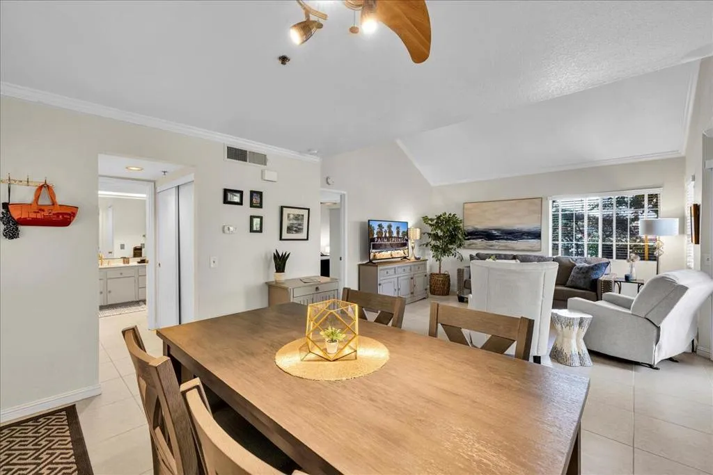 2700 Lawrence Crossley Road 83, Palm Springs, California 92264 home-pic-6