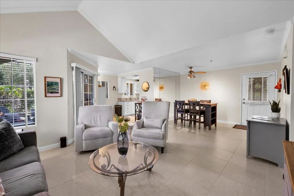 2700 Lawrence Crossley Road 83, Palm Springs, California 92264 home-pic-1