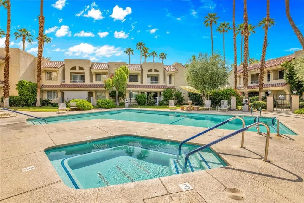 2700 Lawrence Crossley Road 83, Palm Springs, California 92264 home-pic-32