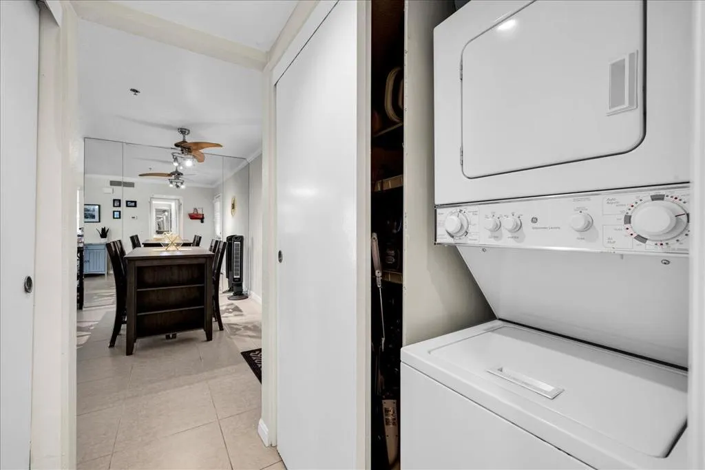 2700 Lawrence Crossley Road 83, Palm Springs, California 92264 home-pic-22