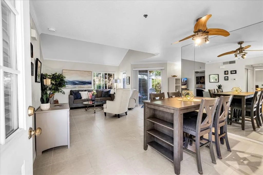 2700 Lawrence Crossley Road 83, Palm Springs, California 92264 home-pic-4