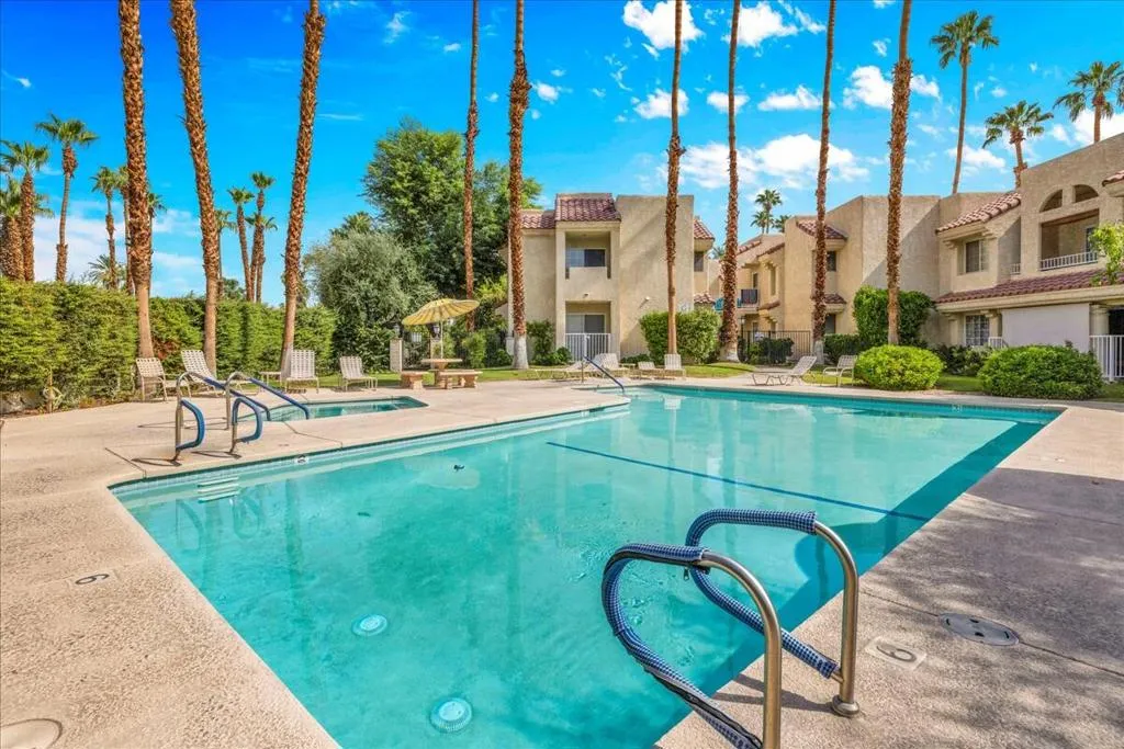 2700 Lawrence Crossley Road 83, Palm Springs, California 92264 home-pic-31