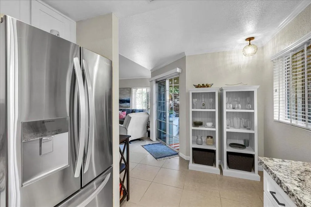 2700 Lawrence Crossley Road 83, Palm Springs, California 92264 home-pic-13