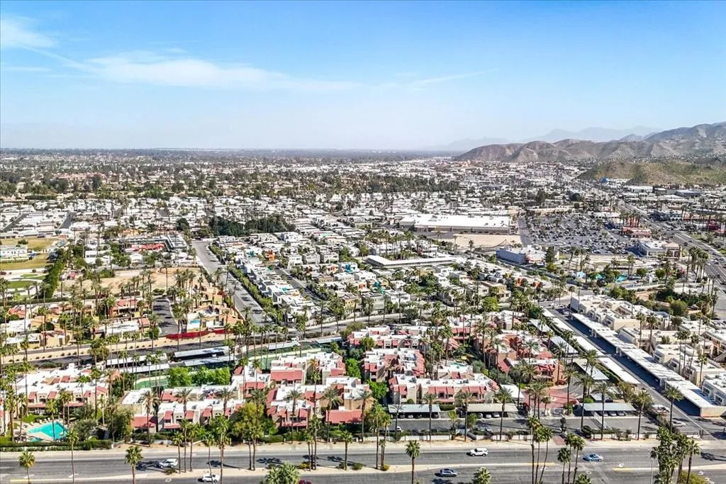 2700 Lawrence Crossley Road 83, Palm Springs, California 92264 home-pic-51