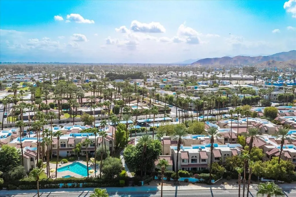 2700 Lawrence Crossley Road 83, Palm Springs, California 92264 home-pic-34