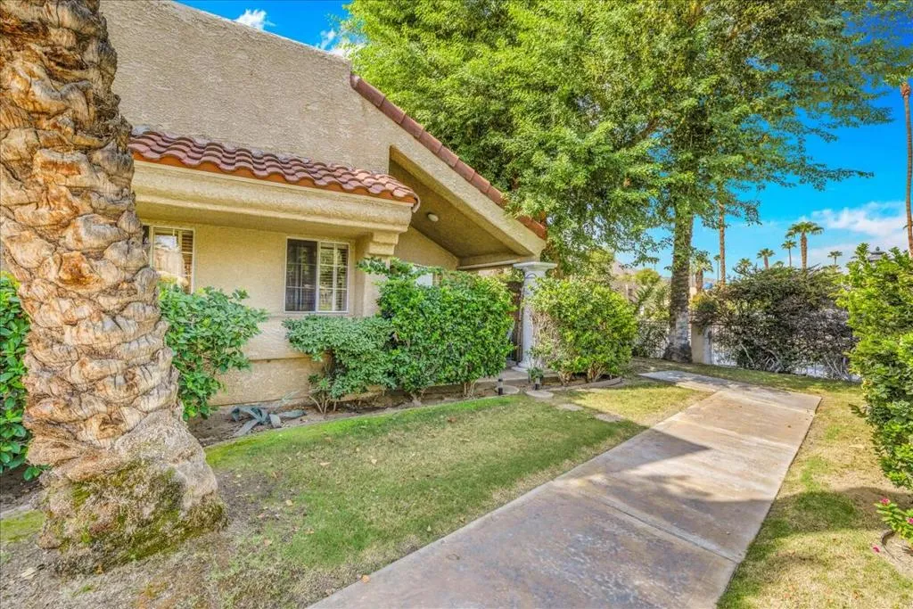 2700 Lawrence Crossley Road 83, Palm Springs, California 92264 home-pic-30
