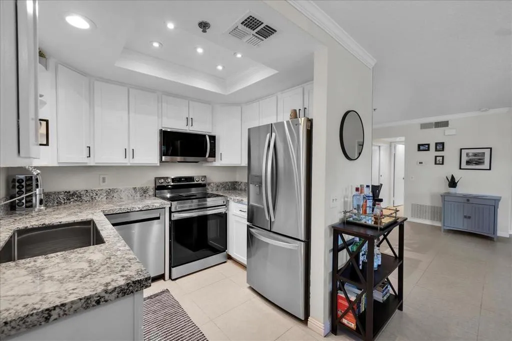 2700 Lawrence Crossley Road 83, Palm Springs, California 92264 home-pic-11