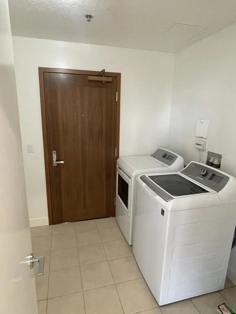 700 W Harbor 2501, San Diego, California 92101 home-pic-24