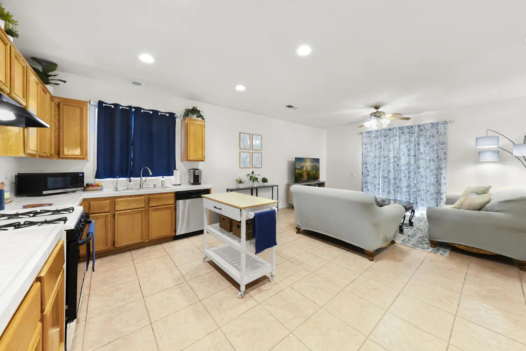 83697 Shadowrock Drive, Coachella, California 92236 home-pic-8