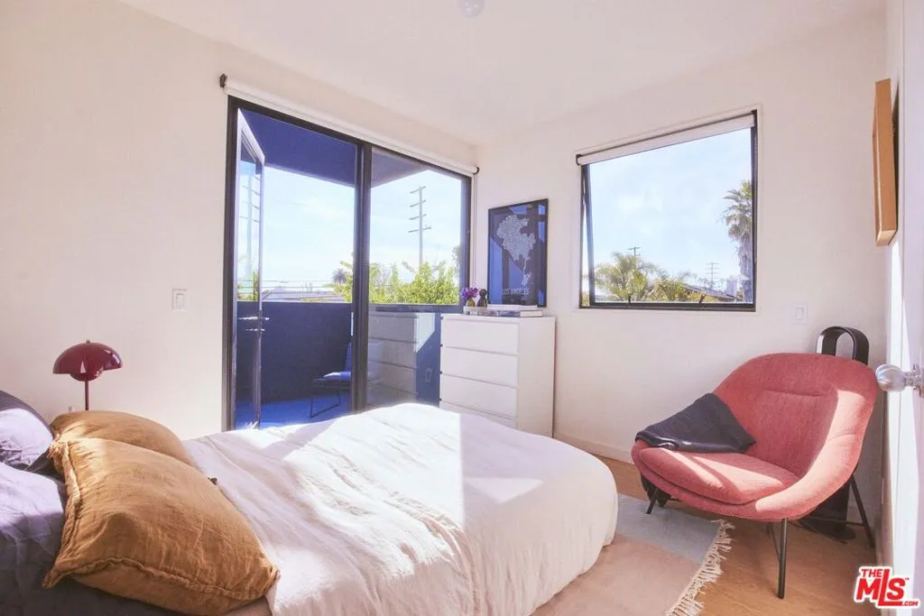 906 Superba Avenue, Venice, California 90291 home-pic-22