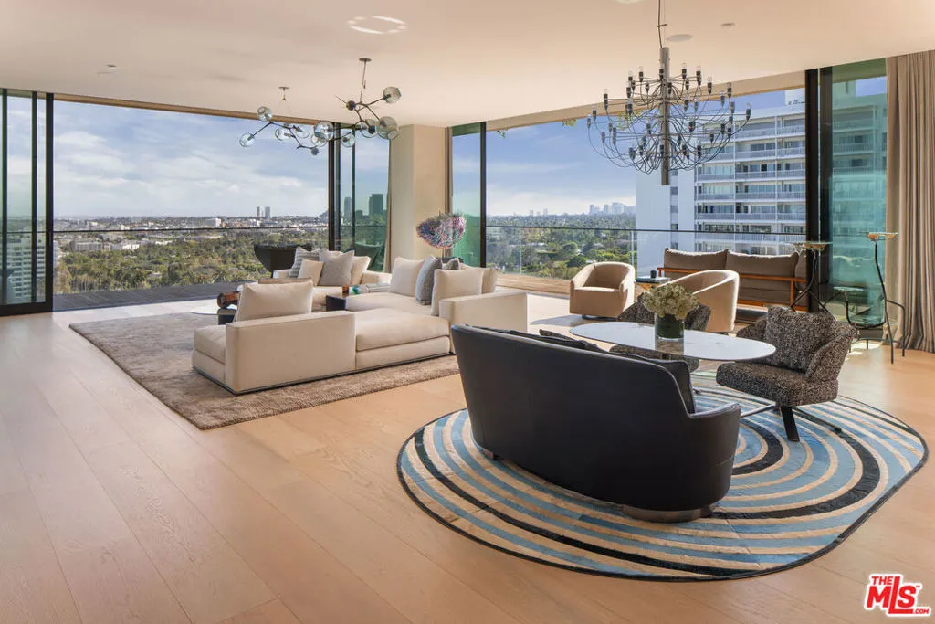 9040 W Sunset Boulevard 905, West Hollywood, California 90069 home-pic-2