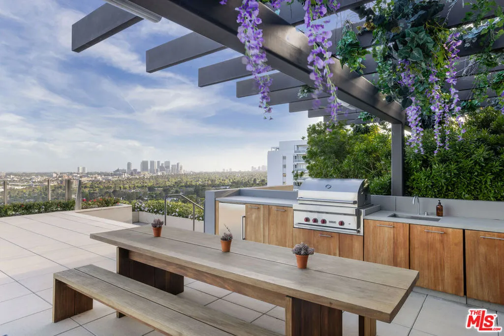 9040 W Sunset Boulevard 905, West Hollywood, California 90069 home-pic-21