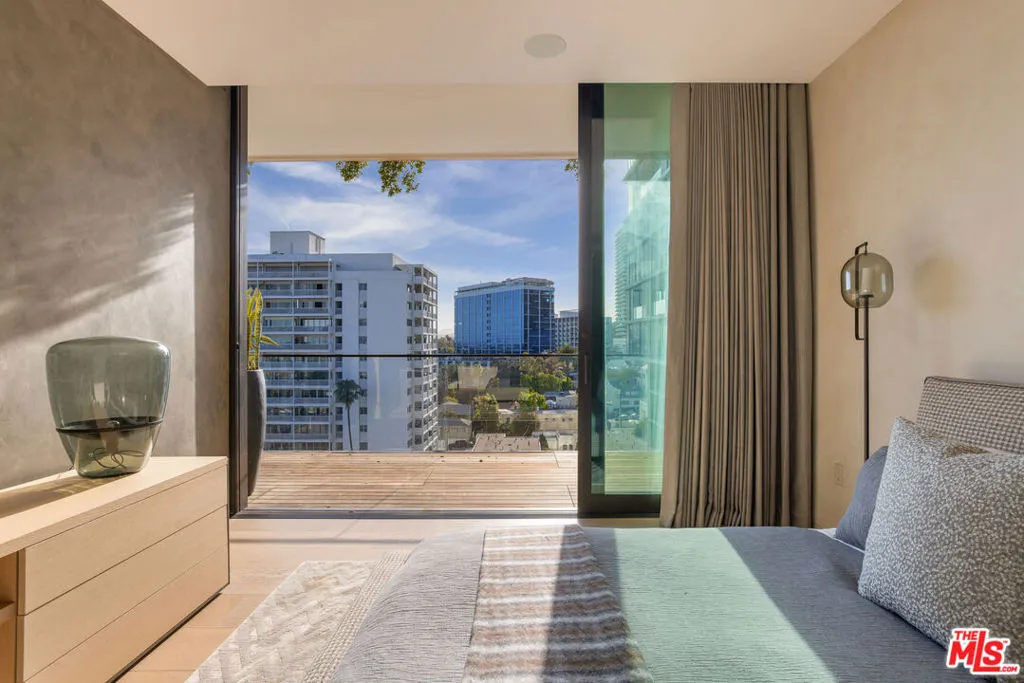 9040 W Sunset Boulevard 905, West Hollywood, California 90069 home-pic-16