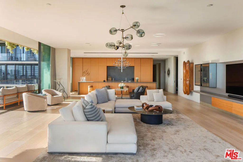 9040 W Sunset Boulevard 905, West Hollywood, California 90069 home-pic-3