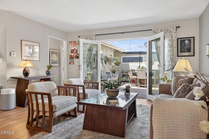 17-web-or-mls-059_UpmarketMedia-271EFie-