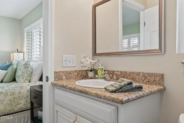 46-web-or-mls-016_UpmarketMedia-271EFie-