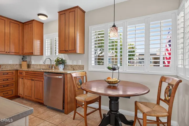 35-web-or-mls-048_UpmarketMedia-271EFie-