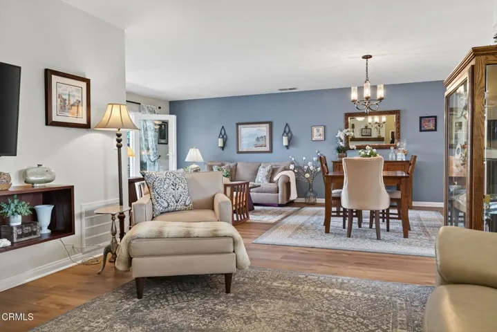 26-web-or-mls-053_UpmarketMedia-271EFie-