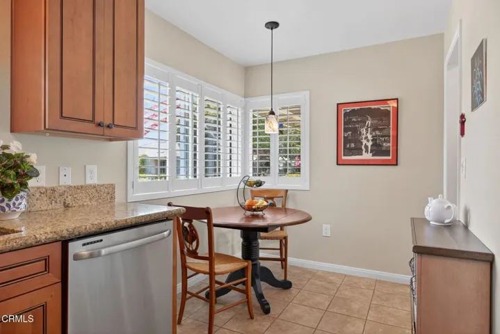 33-web-or-mls-046_UpmarketMedia-271EFie-