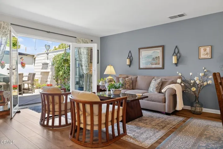 14-web-or-mls-057_UpmarketMedia-271EFie-