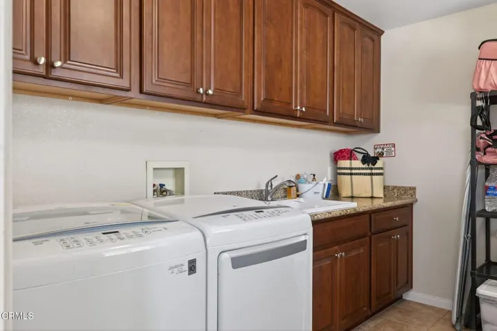 49-web-or-mls-033_UpmarketMedia-271EFie-