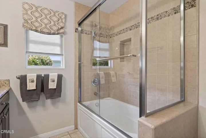 41-web-or-mls-007_UpmarketMedia-271EFie-