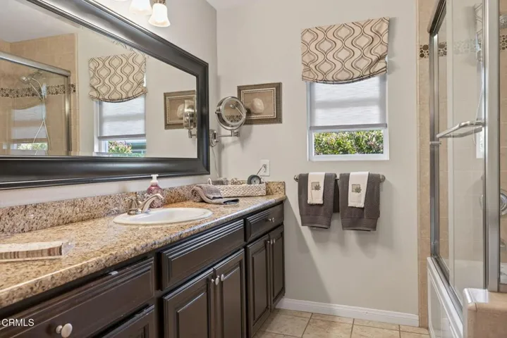40-web-or-mls-006_UpmarketMedia-271EFie-