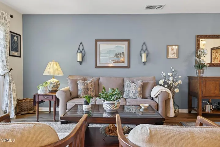 15-web-or-mls-060_UpmarketMedia-271EFie-